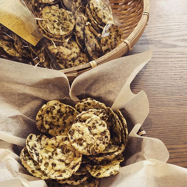 ムング豆チップス入荷しました。ポリポリ、、、美味しいです。#ムング豆 #チップス #材料シンプル #上尾 #ハーブショップ #葉の園 (Instagram)
