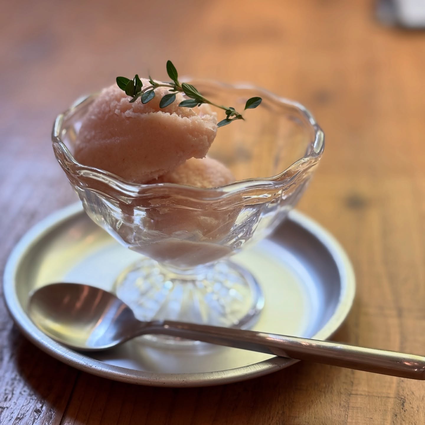 桃のソルベ桃とレモンバーベナのハーモニーさっぱりといただけます。