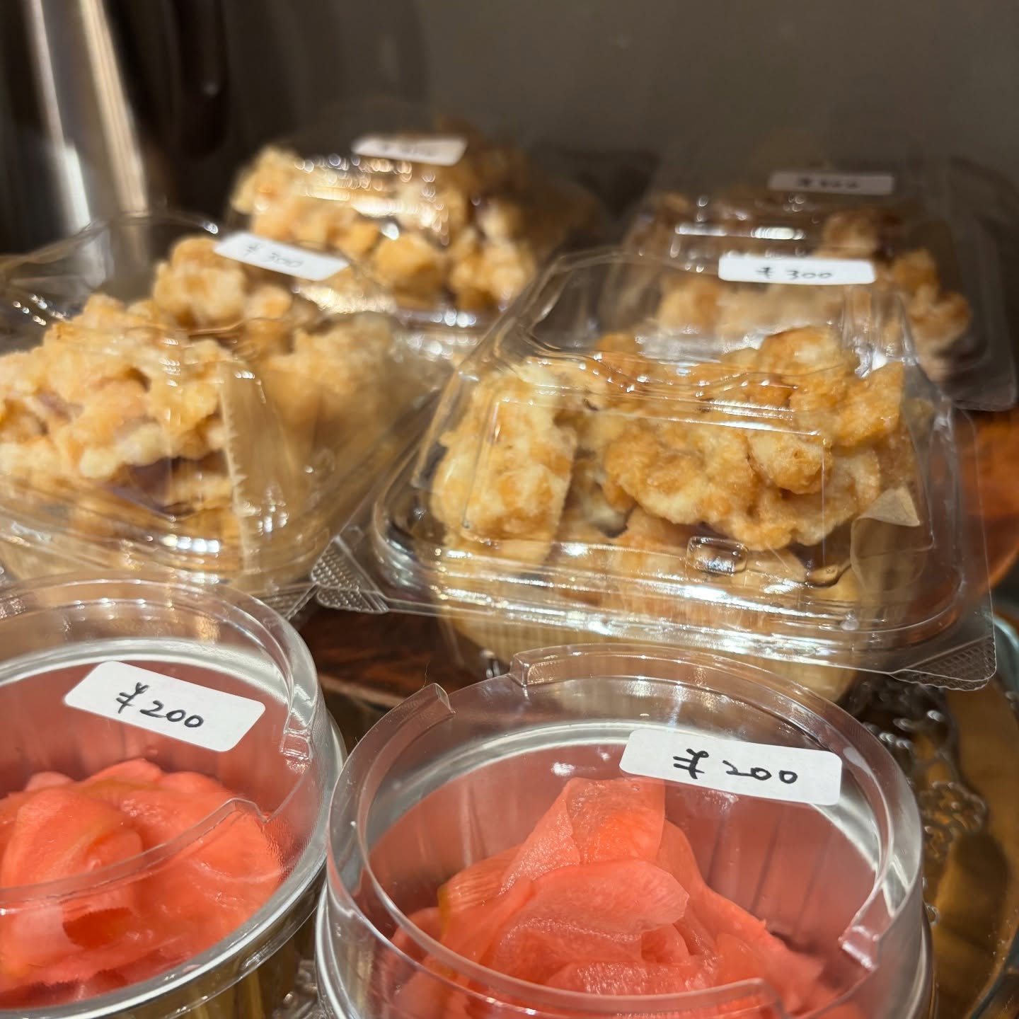 12/6本日も16時半から少しお惣菜販売しております〜無くなり次第終了となります。お待ちしております。