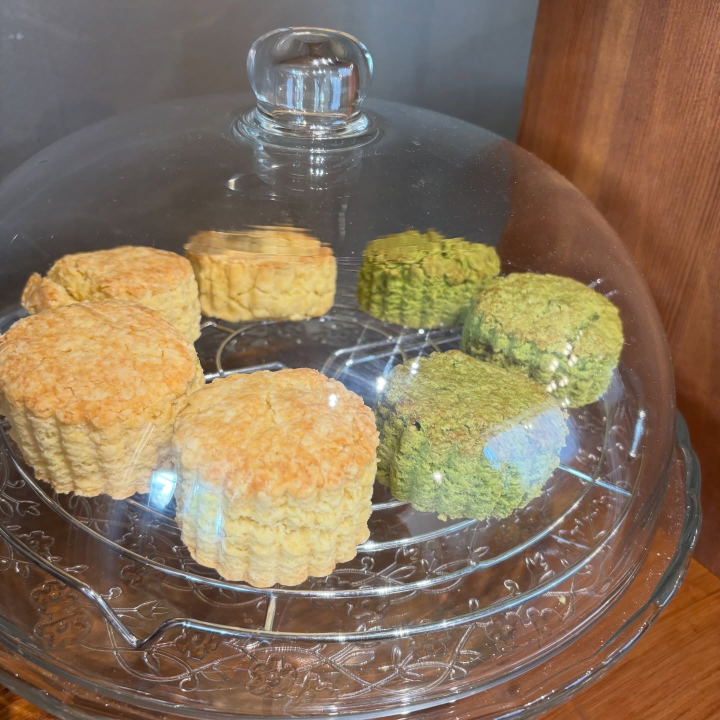 ヴィーガンスコーン抹茶とプレーン抹茶は鹿児島県の特別栽培茶の茶葉美味しいチャイと合わせてみてね今日明日と焼く予定です